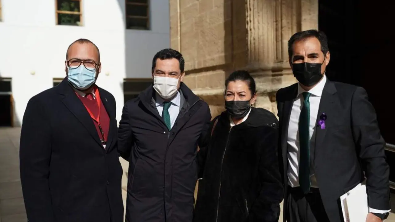 Paco Ponce y Ana Moreno, junto a Juanma Moreno y Jos&eacute; Antonio Nieto. - PP