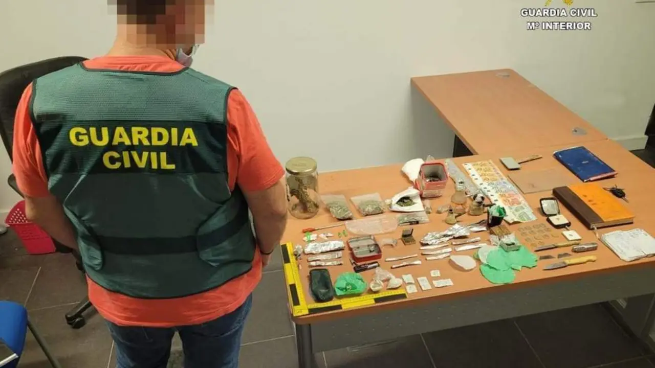 Material intervenido en la operaci&oacute;n 'Marillac' en Aracena e Higuera de la Sierra. - VH