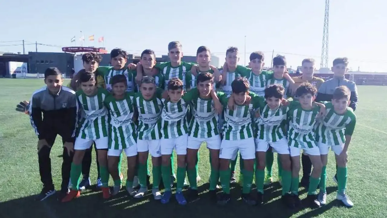 Los jugadores del equipo infantil A del Atl&eacute;tico Sanluque&ntilde;o que afrontaron el encuentro ante el Don Bosco de C&oacute;rdoba - ASCF
