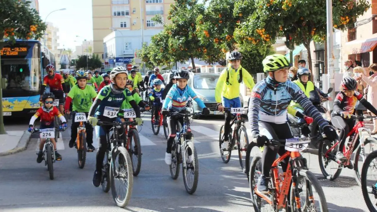 Los participantes recorrieron numerosas zonas de la ciudad - Ra&uacute;l J. Bustillos
