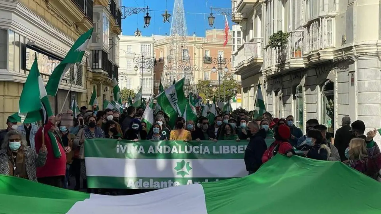 La portavoz de Adelante Andaluc&iacute;a, Teresa Rodr&iacute;guez, este s&aacute;bado en la manifstaci&oacute;n por el 4D. - Adelante