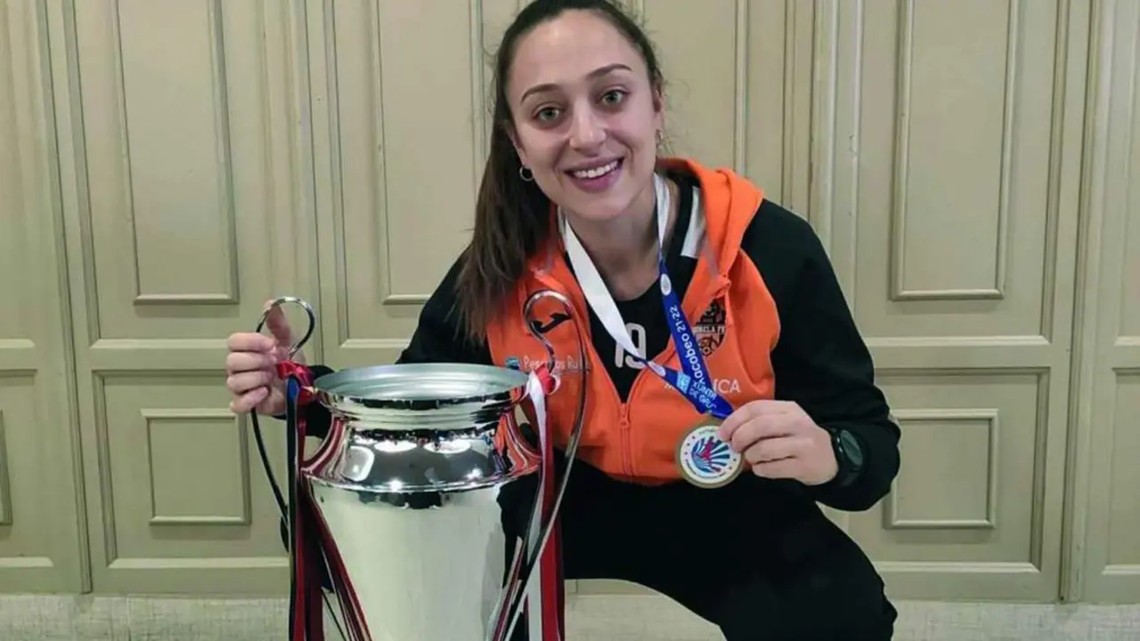 La chiclanera con la copa. - A.I.