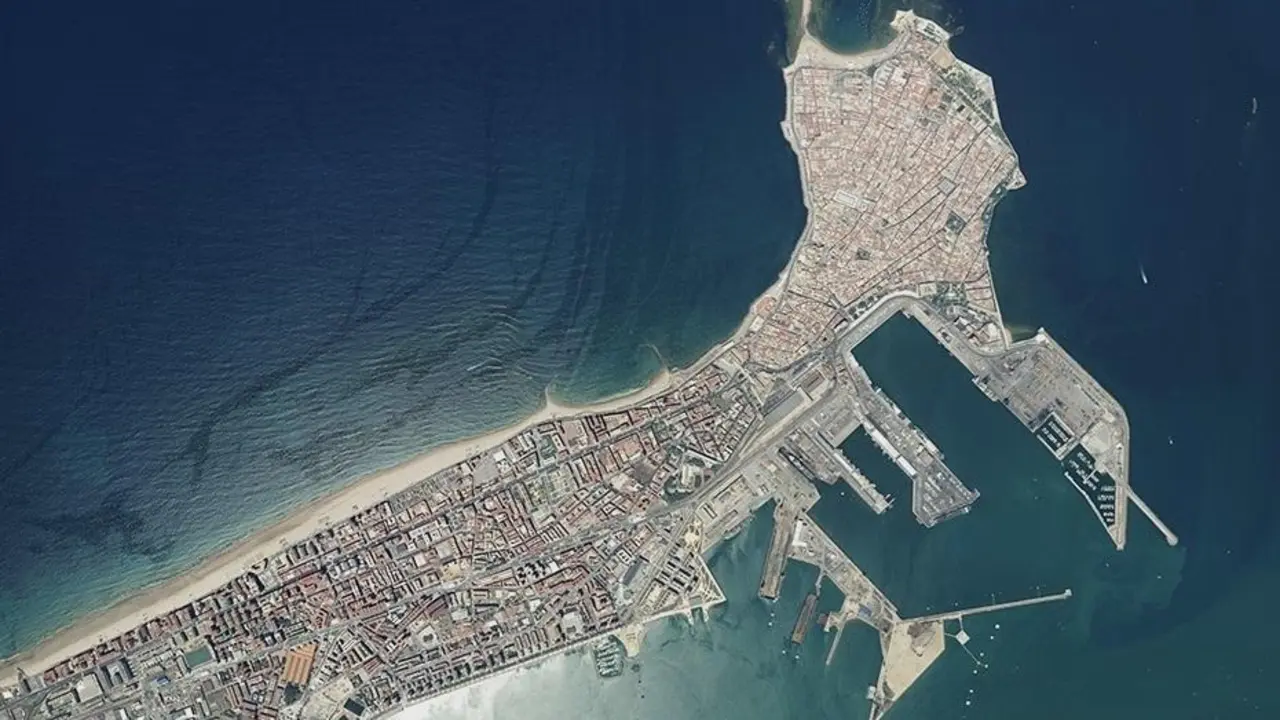 Vista a&eacute;rea de C&aacute;diz. - EP