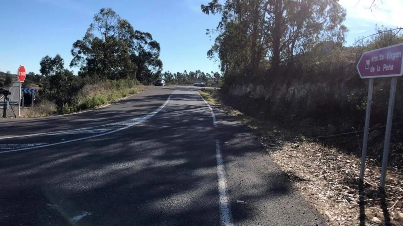 Punto de la carretera en la que se produjo la salida de v&iacute;a mortal. - JULI&Aacute;N P&Eacute;REZ / EFE