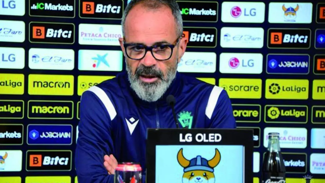 &Aacute;lvaro Cervera compareci&oacute; en rueda de prensa en la previa al partido de Copa del Rey - C&aacute;diz CF