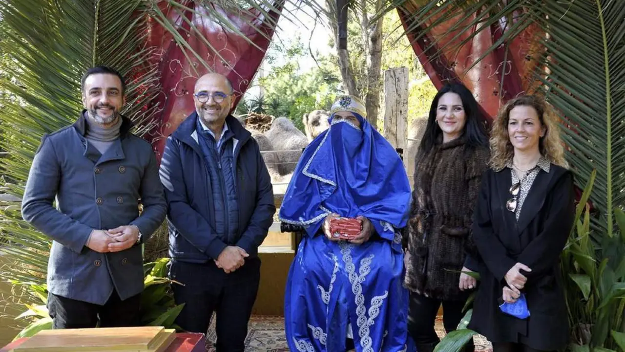 El Emisario con Sus Majestades y la Cartera Real.  - Jerez.es