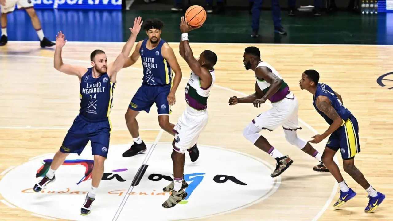 Encuentro contra los griegos en el Carpena. - Unicaja CB