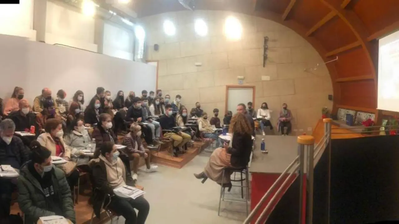 El encuentro ha permitido a la Delegaci&oacute;n de Juventud del Ayuntamiento de Alcal&aacute; de Guada&iacute;ra conocer las propuestas e ideas de los j&oacute;venes. - AYUNTAMIENTO DE ALCAL&Aacute; DE GUADA&Iacute;RA
