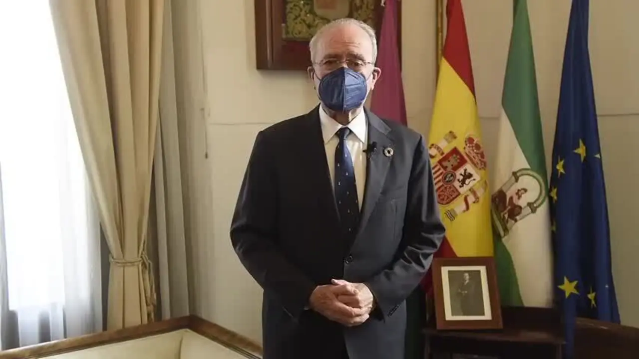 El alcalde de M&aacute;laga apuesta por mantener la actividad pero cuidando la salud