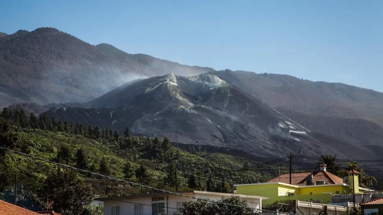 El volc&aacute;n de La Palma, cinco d&iacute;as despu&eacute;s de que se diera por finalizada su actividad. - 