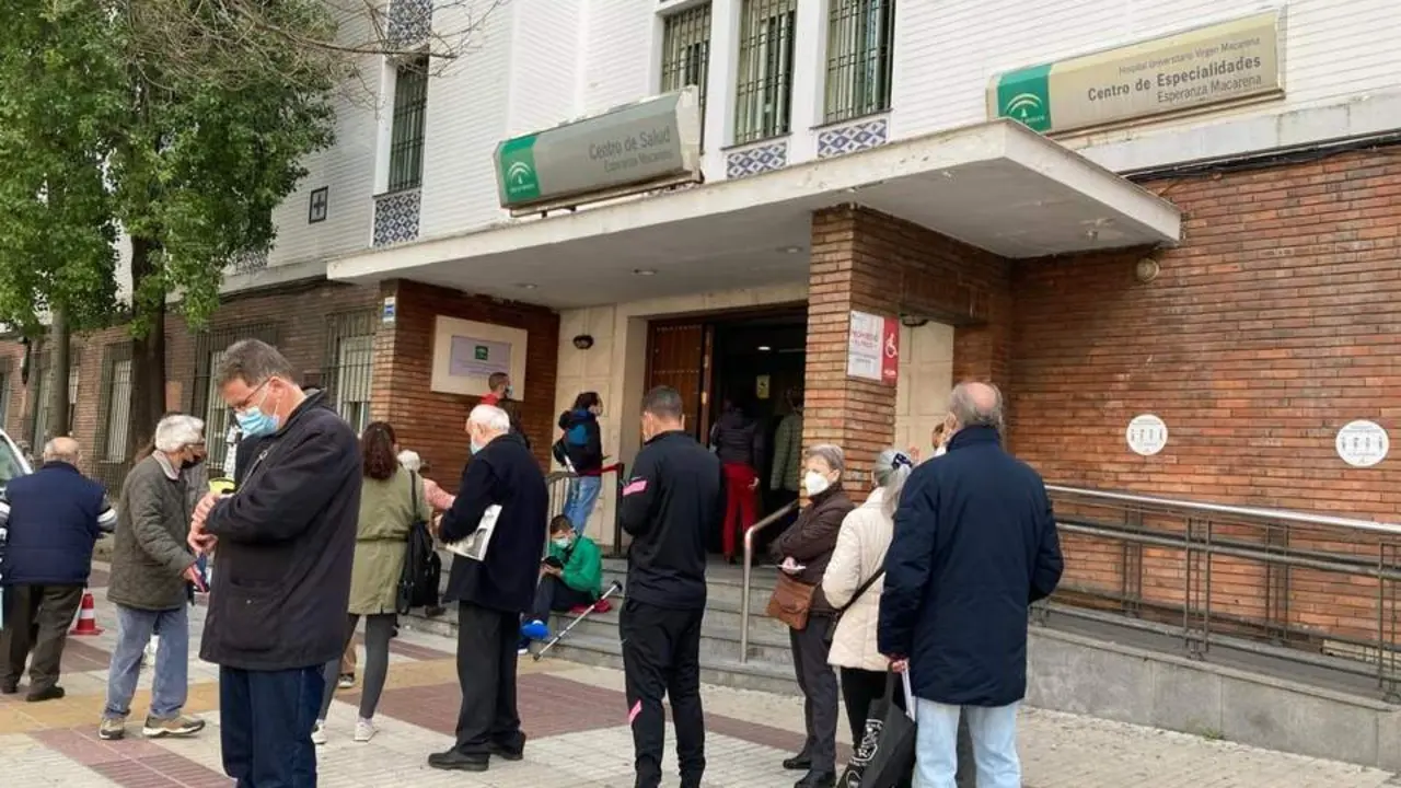 Colas en atenci&oacute;n primaria en Sevilla. - SATSE