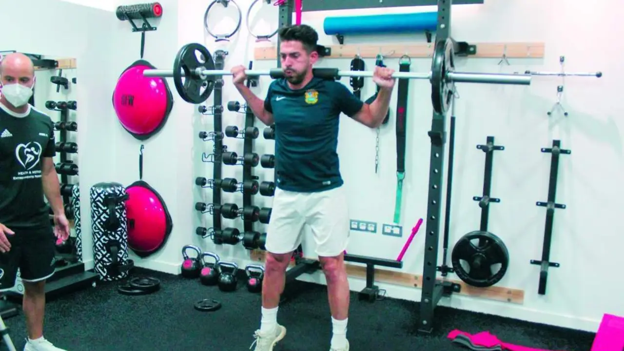 El portero madrile&ntilde;o Isma Gil apurando los d&iacute;as en Sanl&uacute;car antes de comprometerse con el Numancia - Ra&uacute;l J. Bustillos