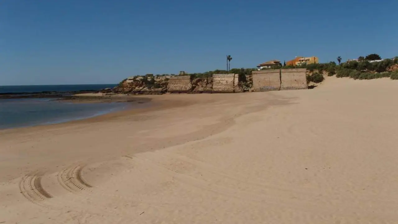 Playa de La Muralla. - Viva.