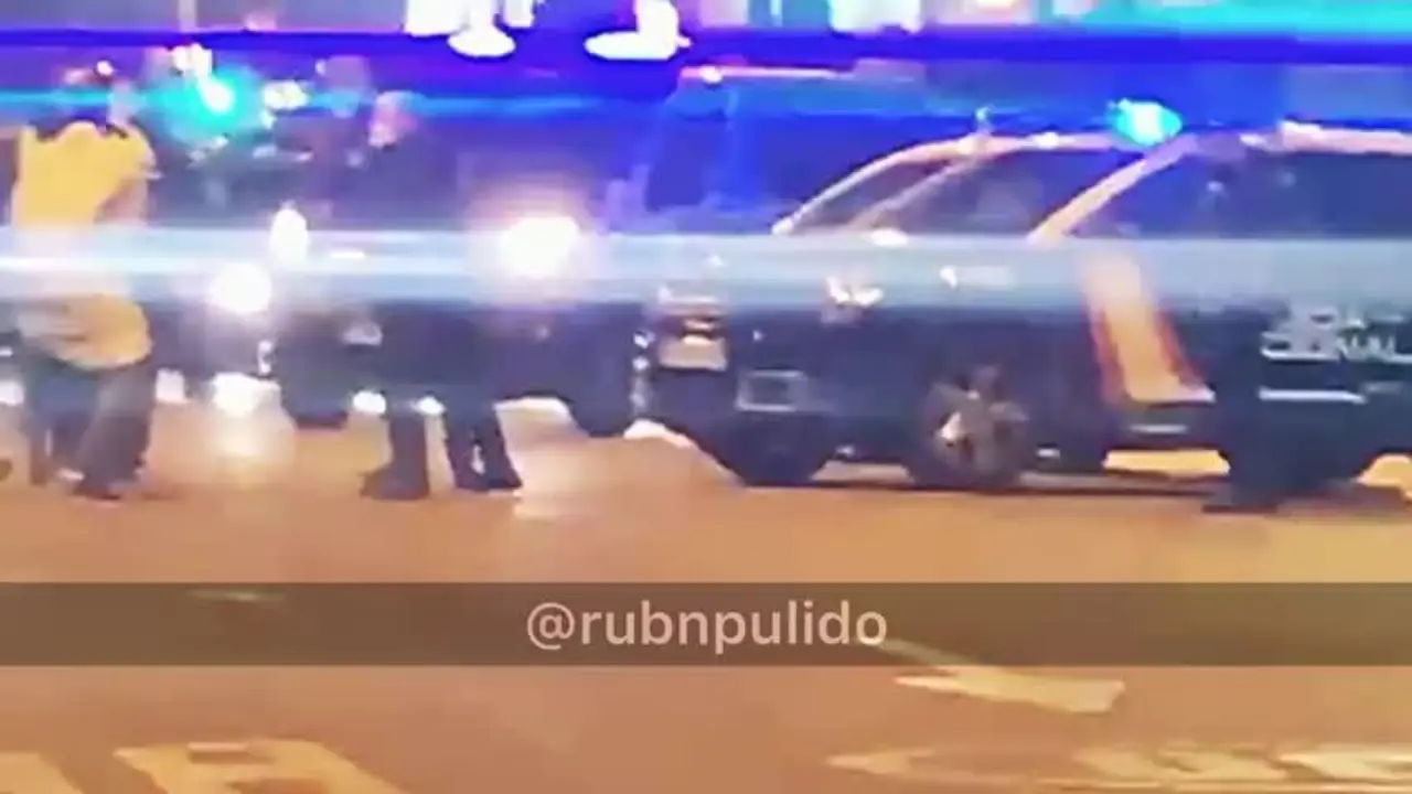 Lo detienen tras lanzar sillas y mesas en una cafeter&iacute;a de C&oacute;rdoba y agredir a dos agentes