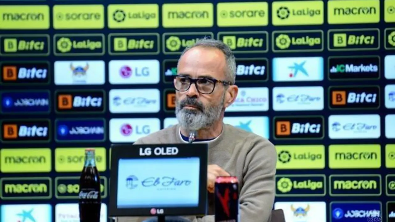 &Aacute;lvaro Cervera en rueda de prensa - C&aacute;diz CF