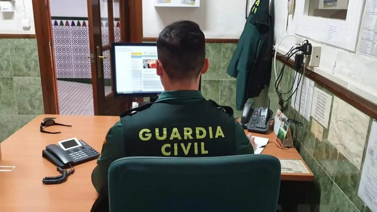 Agente de la Guardia Civil en una foto de archivo.  - GUARDIA CIVIL