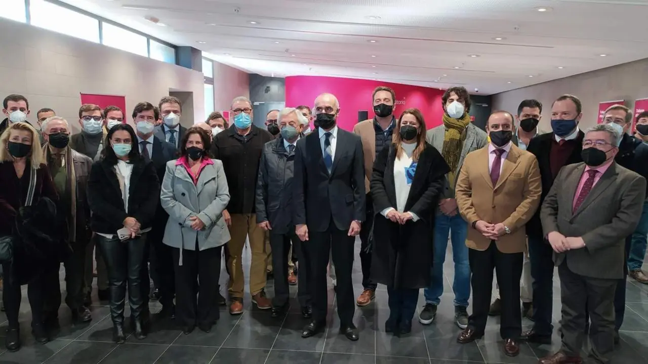 Reuni&oacute;n del alcalde de Sevilla, Antonio Mu&ntilde;oz, con agentes econ&oacute;micos en el CREA de San Jer&oacute;nimo. - CCOO SEVILLA