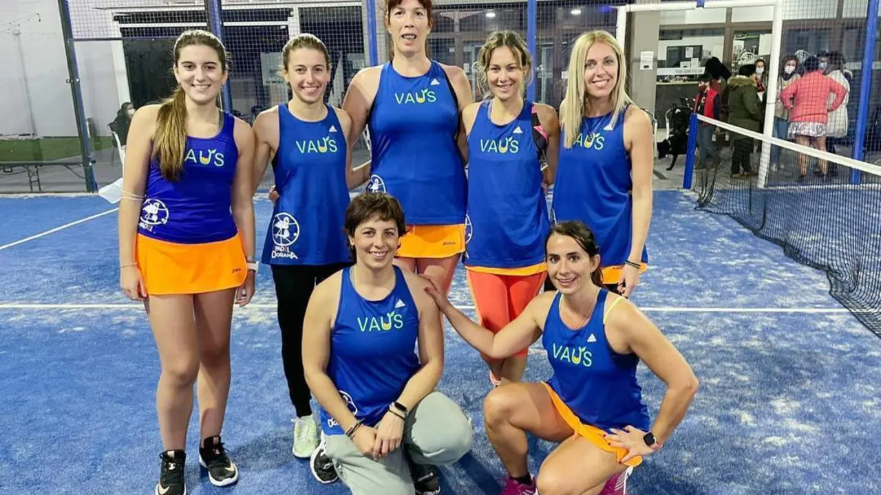 El equipo femenino de padel Vaus - CPMM