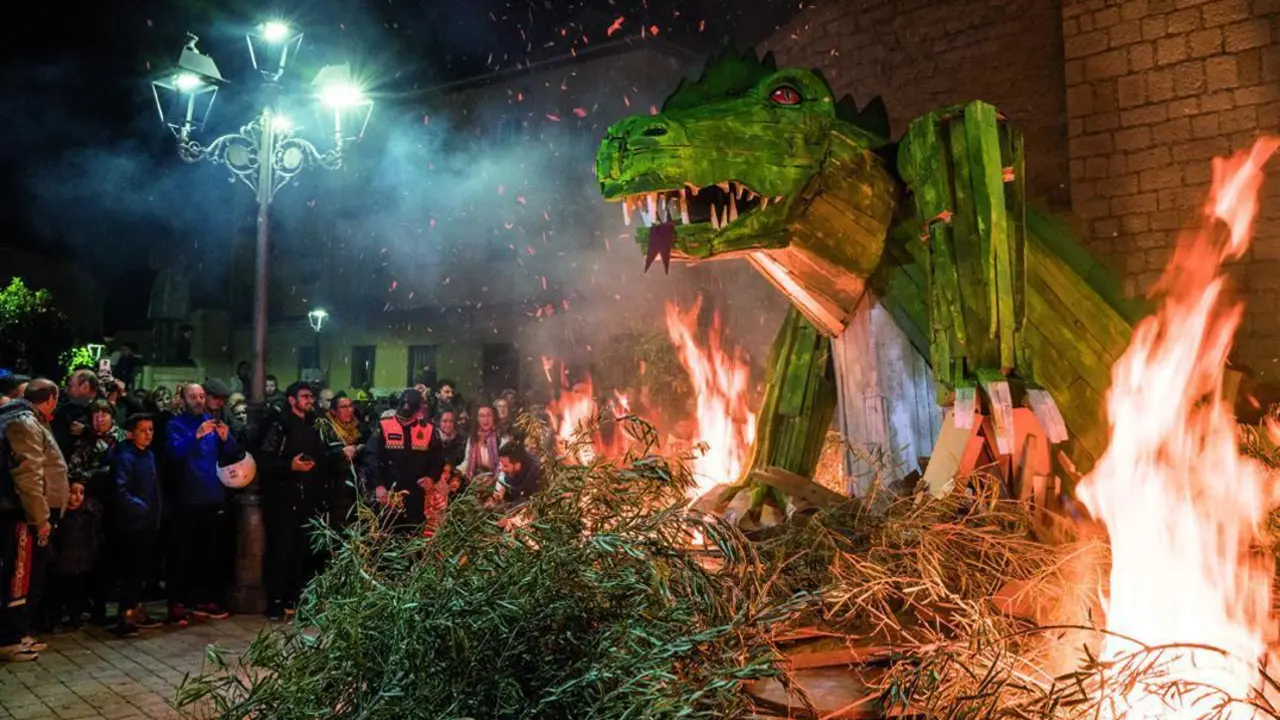 Lumbre oficial por las fiestas de San Ant&oacute;n.  - Viva Ja&eacute;n.