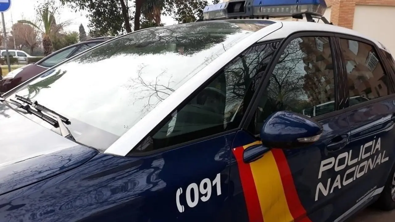 Polic&iacute;a Nacional. - A. I.