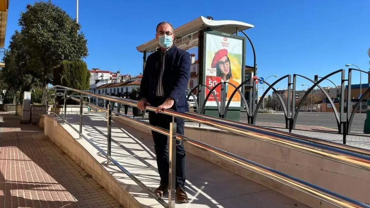 Antonio &Aacute;lvarez, en la barriada Olivos Borrachos. - Ayuntamiento