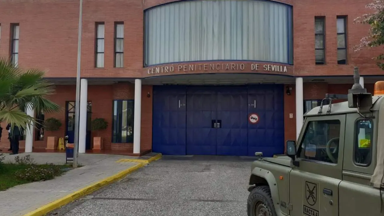 Fachada de la c&aacute;rcel Sevilla I. - EJ&Eacute;RCITO DE TIERRA