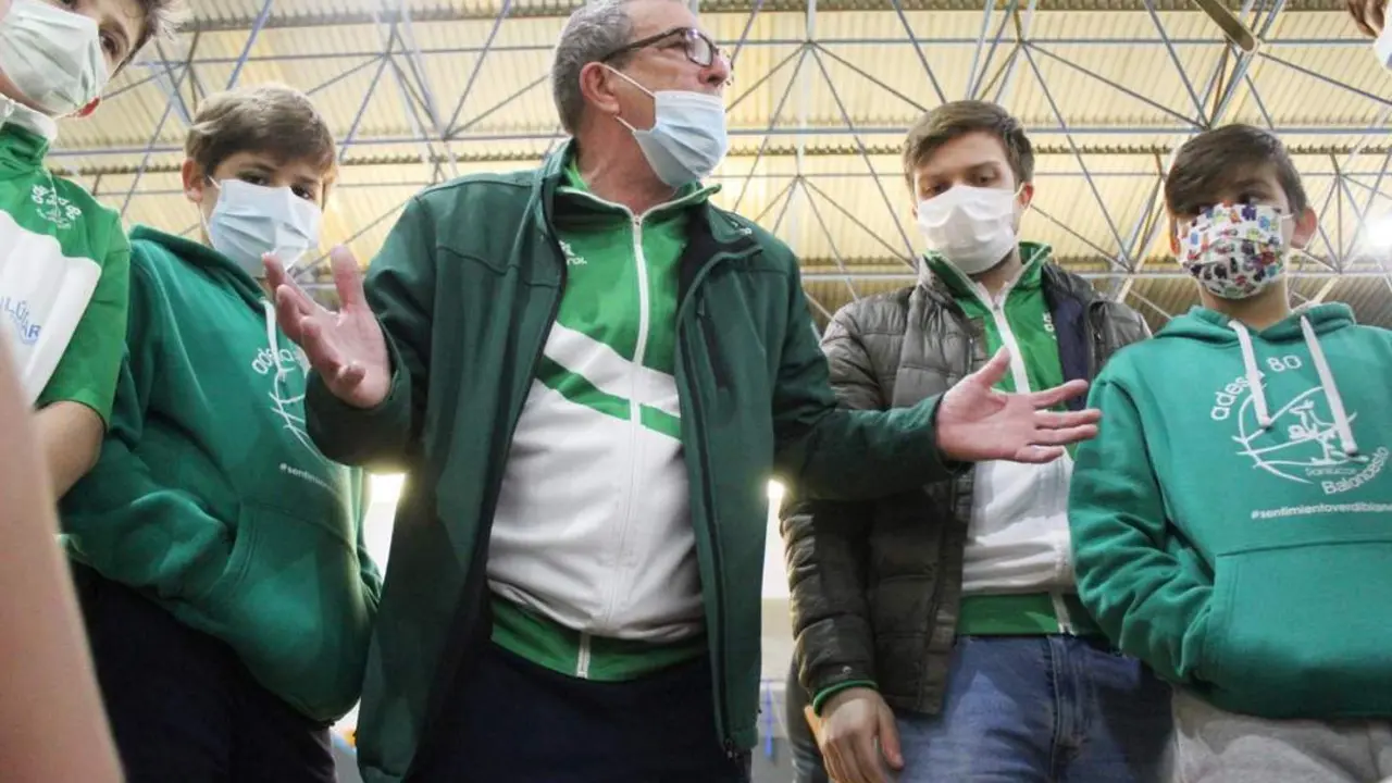 El entrenador Manolo Rodr&iacute;guez el pasado fin de semana en el Polideportivo de Sanl&uacute;car - Ra&uacute;l J. Bustillos