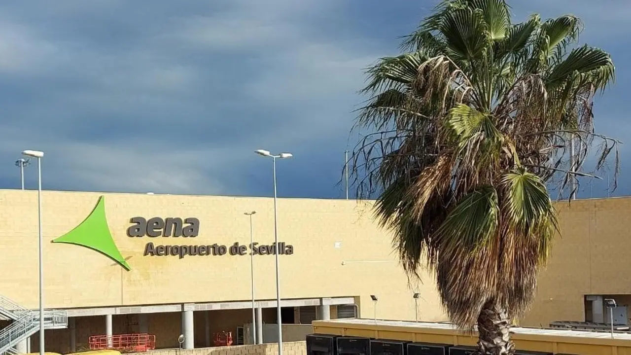 Fachada de la nueva zona sur del terminal del aeropuerto.  - AENA