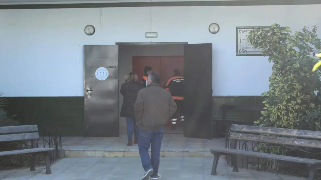 Vacunaci&oacute;n en la Casa de la Juventud. - Ra&uacute;l J. Bustillos.