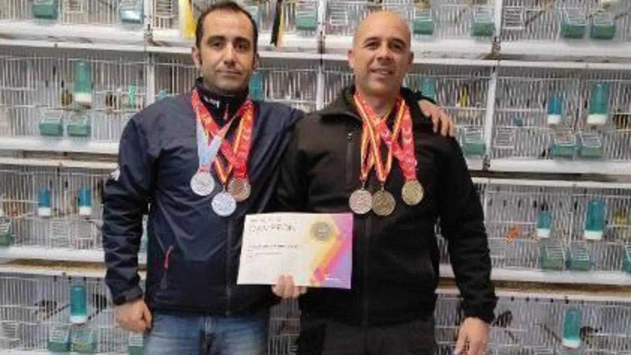 Campeones del mundo de ornitolog&iacute;a. - AI