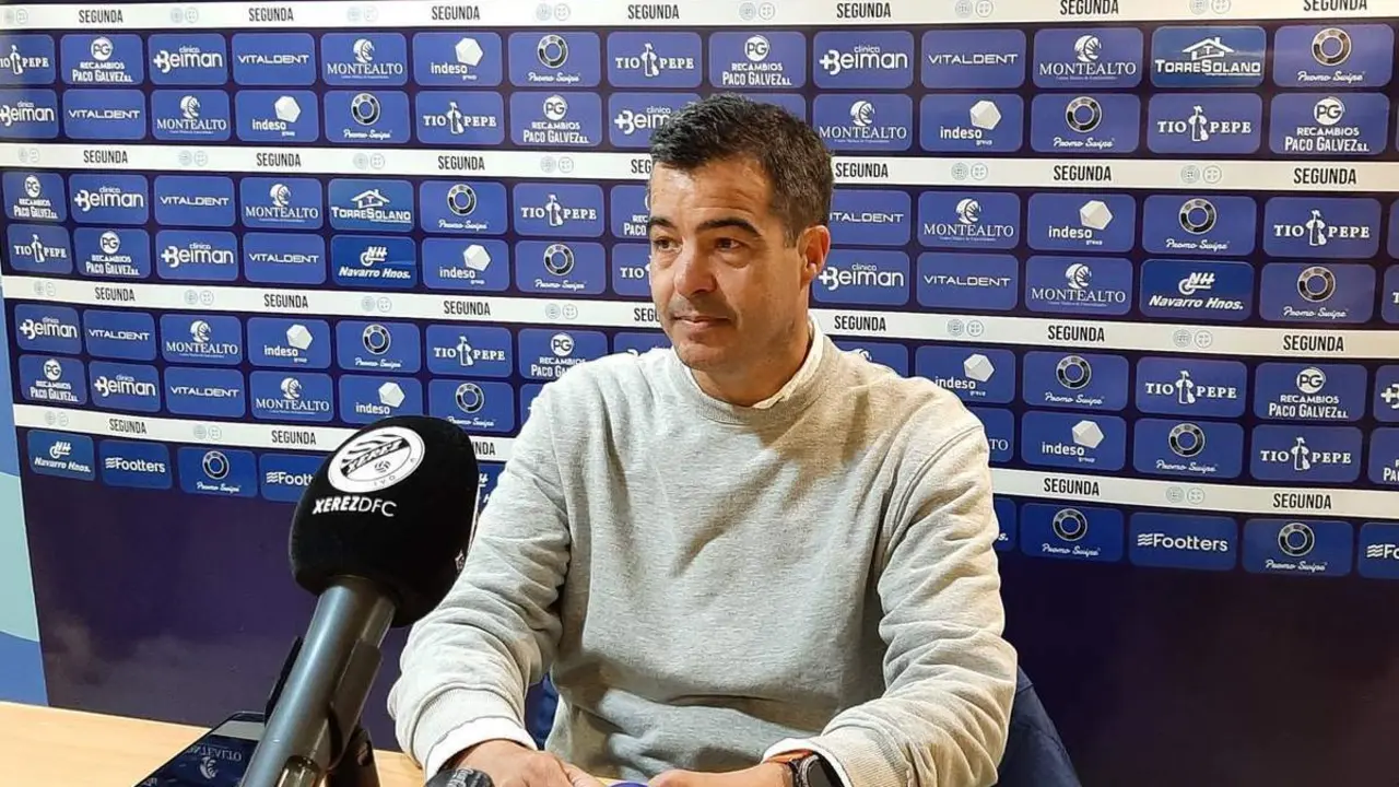 Jos&eacute; P&eacute;rez Herrera, este s&aacute;bado en la sala de prensa de Chap&iacute;n tras el partido contra el Cacere&ntilde;o. - Viva Jerez