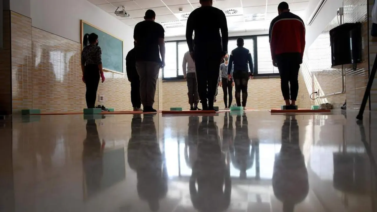 Clase de yoga en el cis. - Europa Press