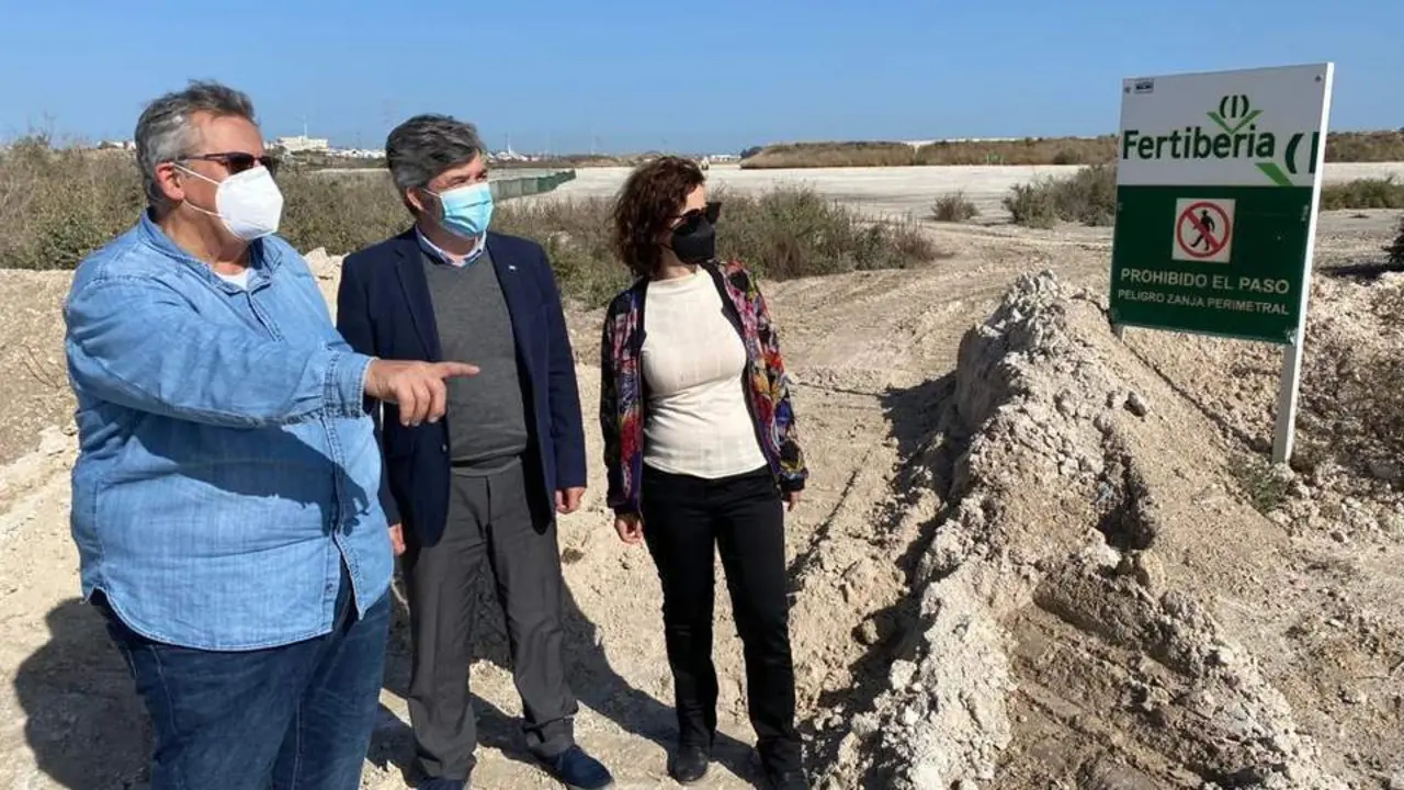 Andaluces Levantados visita las balsas de fosfoyesos. - VH