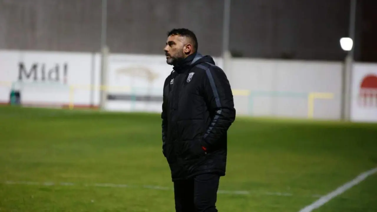 Emilio Fajardo, este mi&eacute;rcoles en el Estadio San Rafael de Los Barrios. - Cristo Garc&iacute;a