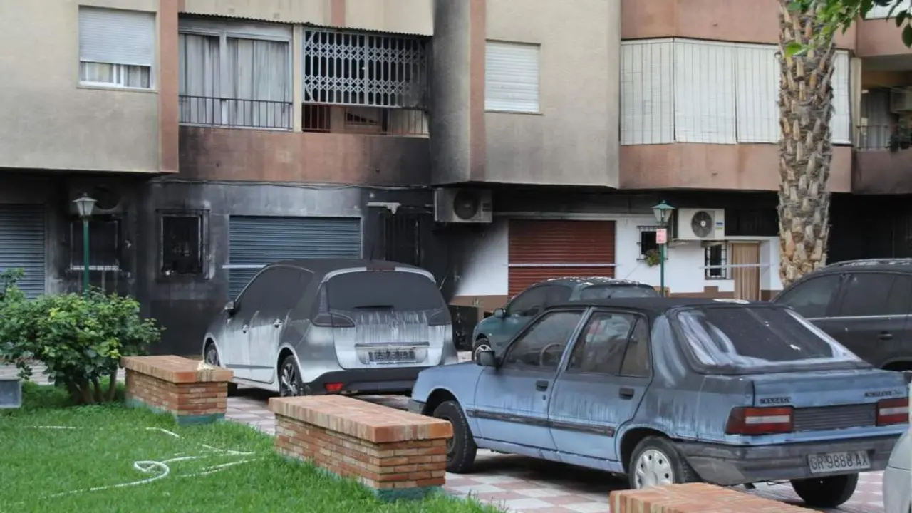 Imagen de archivo de un incendio de veh&iacute;culos. - EUROPA PRESS / AYTO ALMU&Ntilde;ECAR