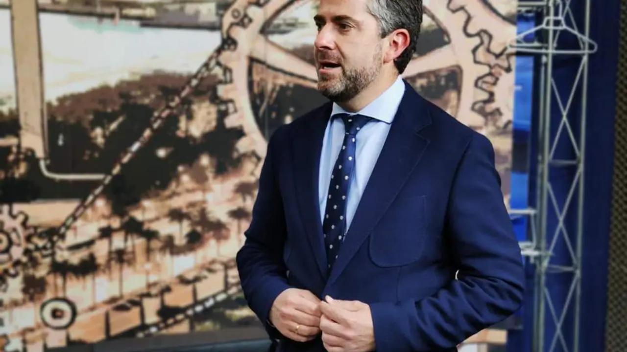 El concejal delegado del &aacute;rea de Econom&iacute;a y Hacienda del Ayuntamiento de M&aacute;laga, Carlos Conde. - Pablo Ruiz