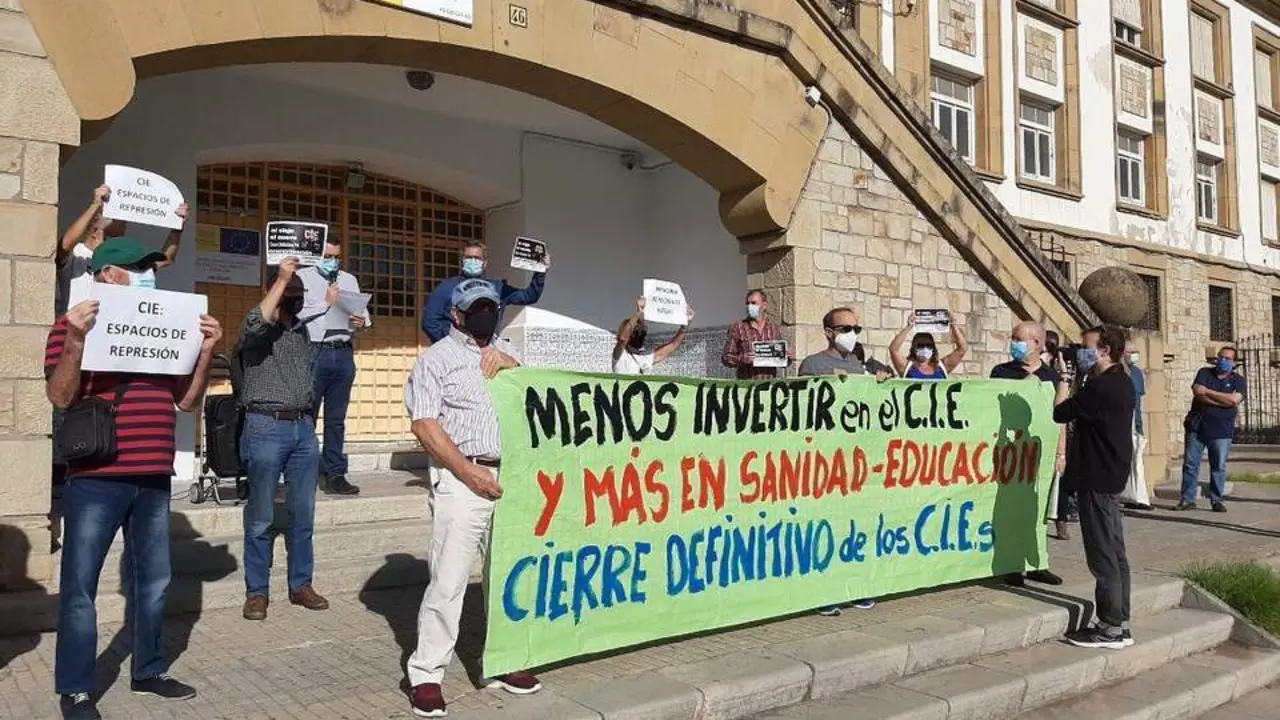 Concentraci&oacute;n contra el CIE en Algeciras. - A. I.