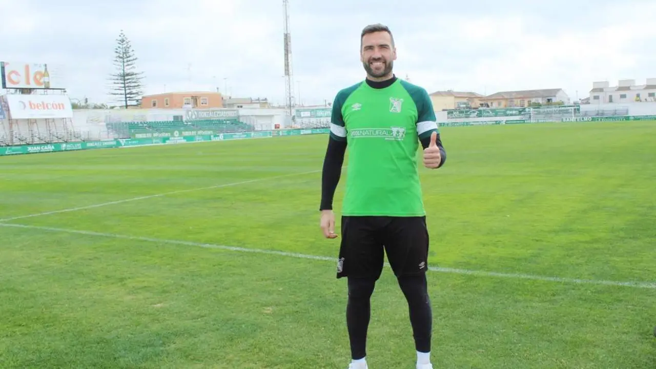 El portero gaditano Isma Falc&oacute;n, pieza clave dentro del Atl&eacute;tico Sanluque&ntilde;o - Ra&uacute;l J. Bustillos