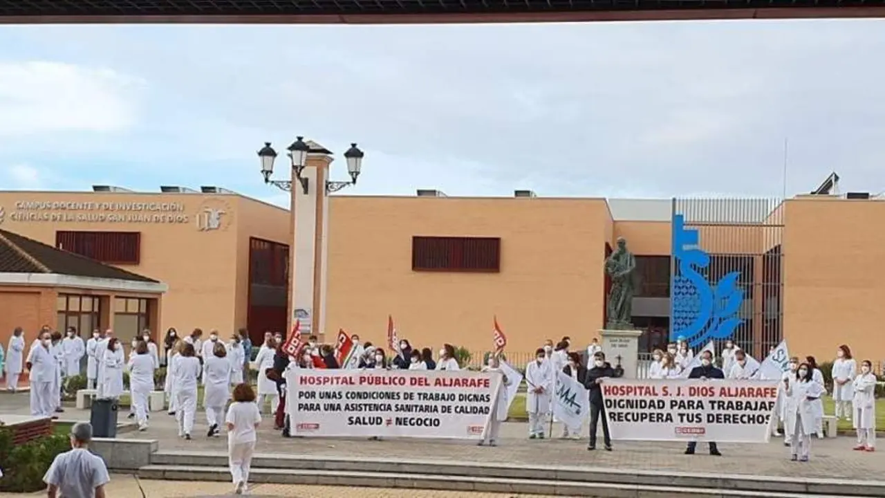 Imagen de archivo de una protesta en el Hospital del Aljarafe. - CCOO