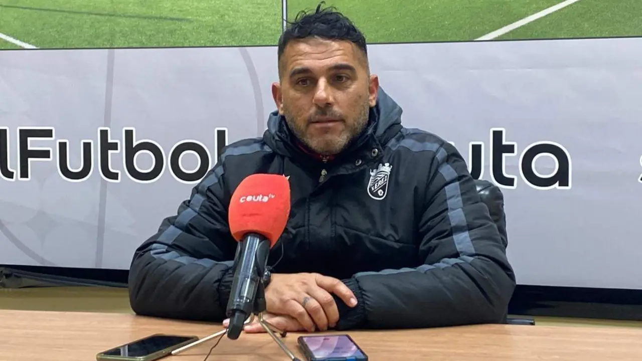 Emilio Fajardo, en rueda de prensa tras el partido frente al Ceuta B en el Alfonso Murube. - Xerez CD