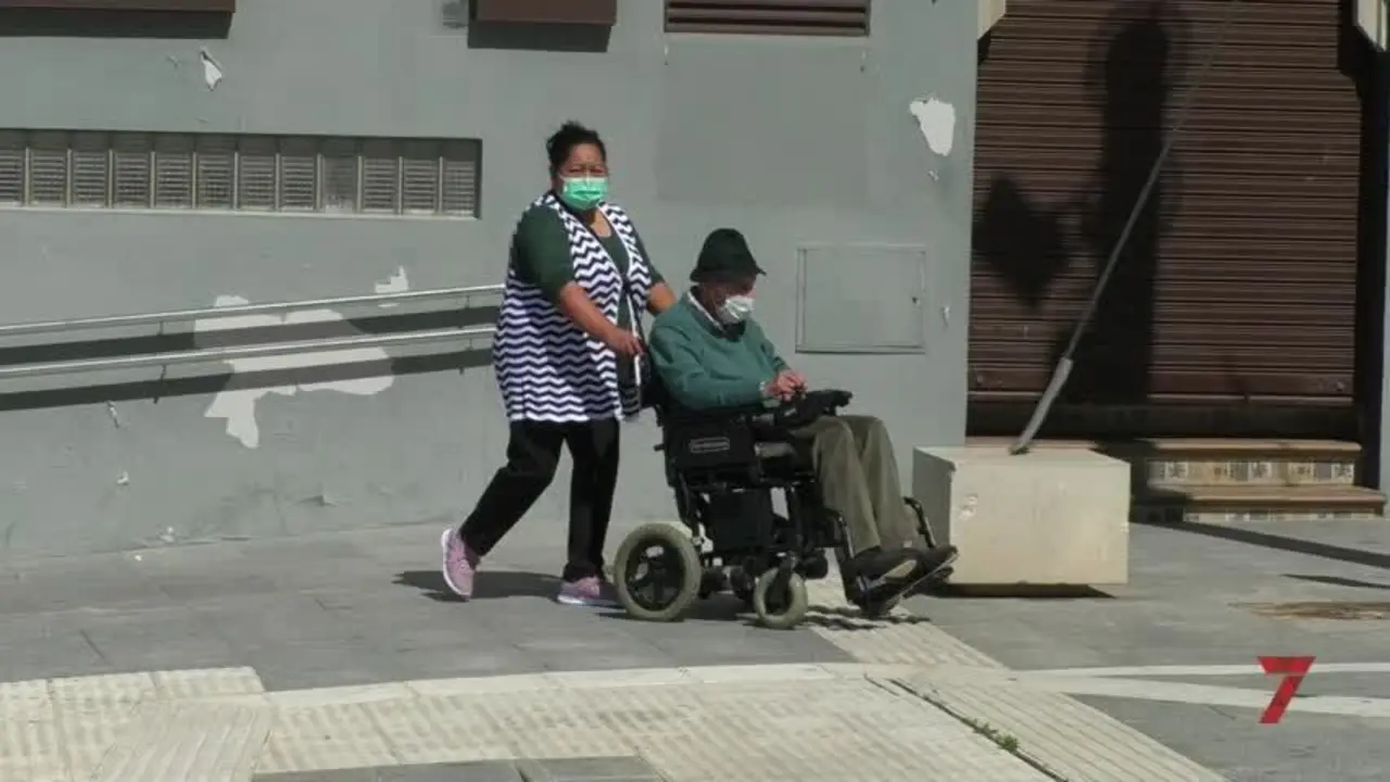 Los bancos pondr&aacute;n en marcha medidas para prestar serviico a las personas mayores