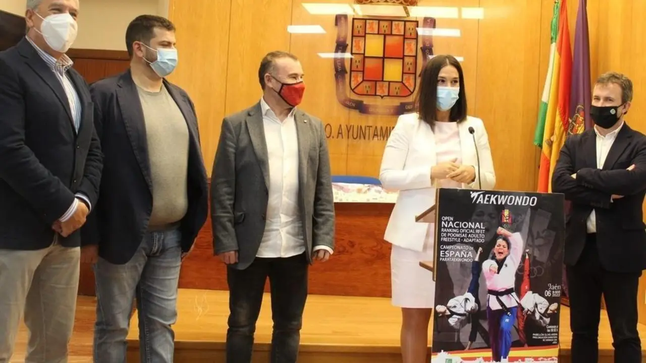 En la presentaci&oacute;n de las citas deportivas, en el Ayuntamiento.   - Viva Ja&eacute;n.