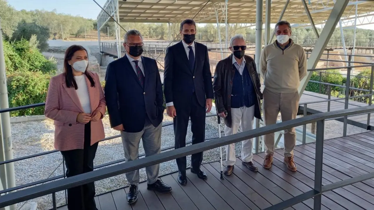 Pedro Fern&aacute;ndez durante su visita a Fuente-&Aacute;lamo a la que tambi&eacute;n asisti&oacute; Luis Alberto L&oacute;pez Palomo. - 