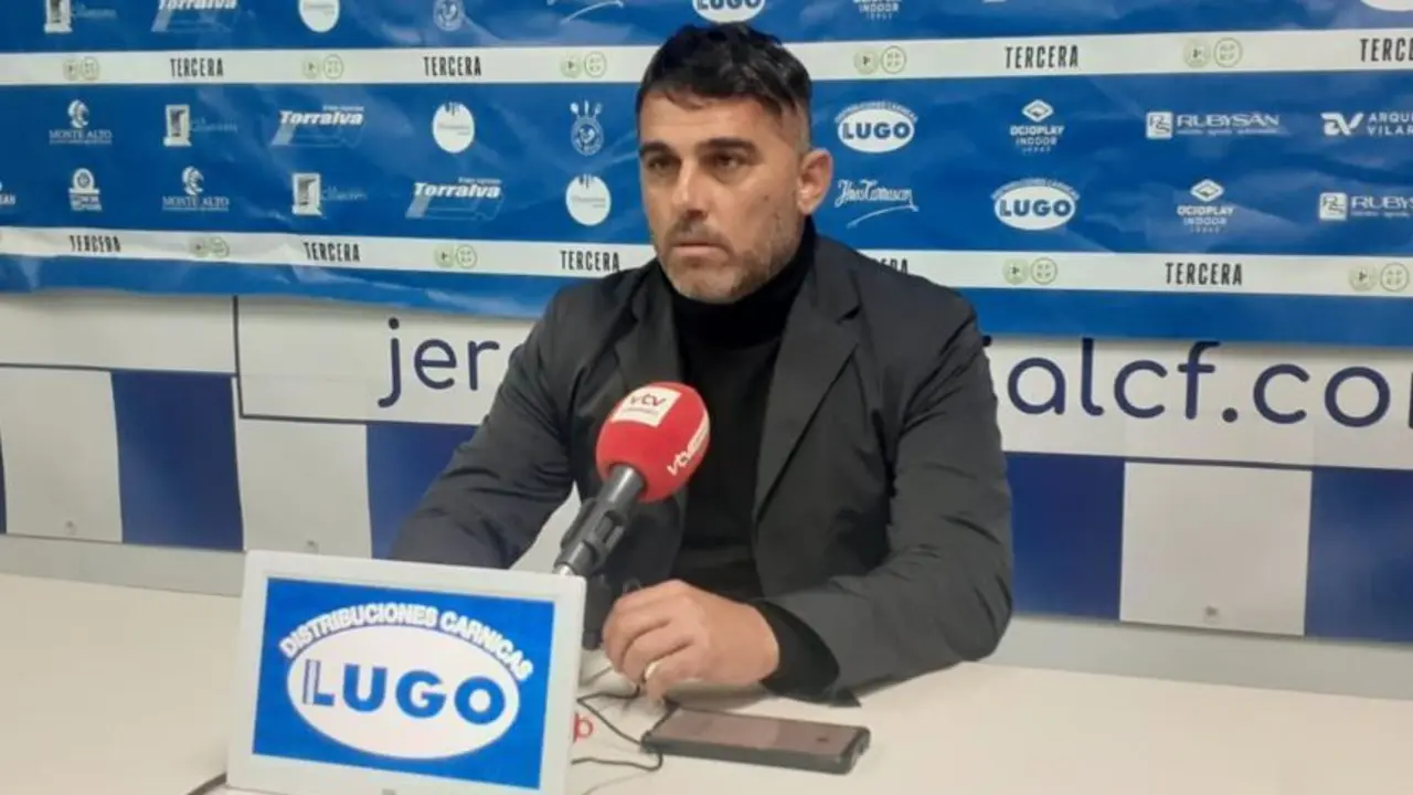 Emilio Fajardo, en la sala de prensa del Pedro S. Garrido este s&aacute;bado. - Xerez CD
