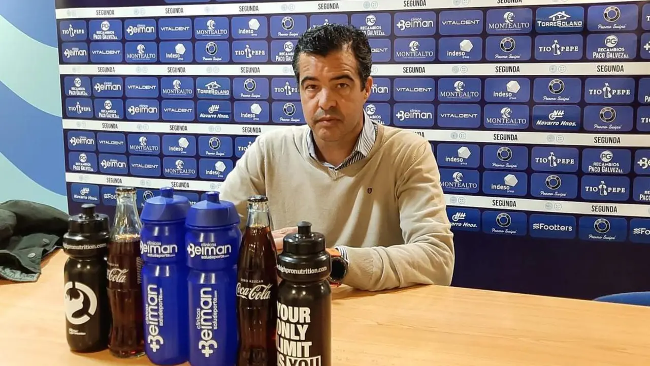 Jos&eacute; P&eacute;rez Herrera, este jueves en la sala de prensa de Chap&iacute;n. - Viva Jerez