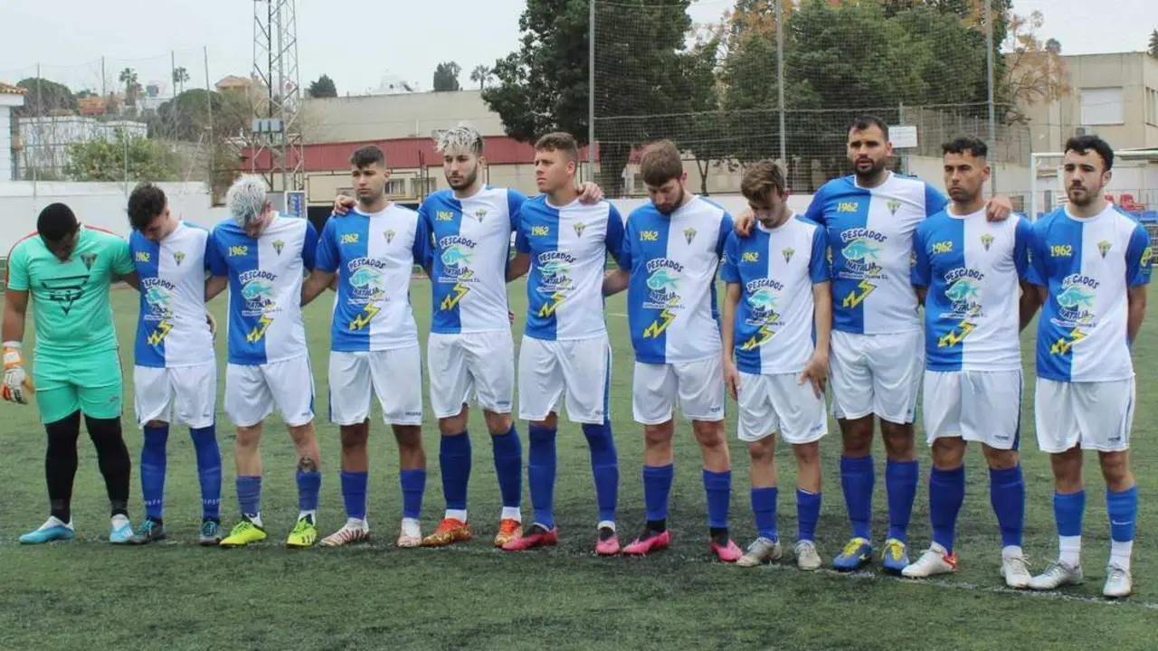 Se guard&oacute; un minuto de silencio en memoria del padre del jugador rayista Lili - Ra&uacute;l J. Bustillos