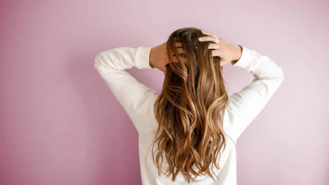 Cabello femenino. - 