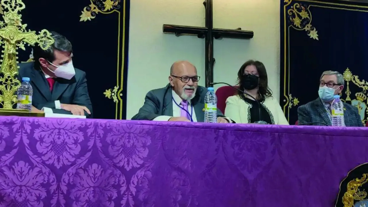 Acto del X Preg&oacute;n de la Hermandad, a cargo de  &Aacute;ngel Ruiz Garc&iacute;a (2&ordm; izquierda). - Viva Ja&eacute;n.