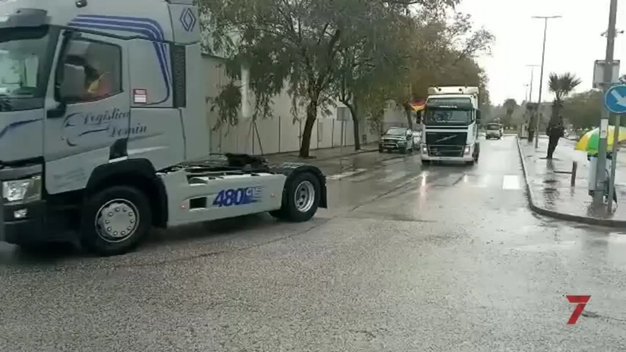 La Ciudad del Transporte de Jerez, meta de la multitudinaria caravana de transportistas