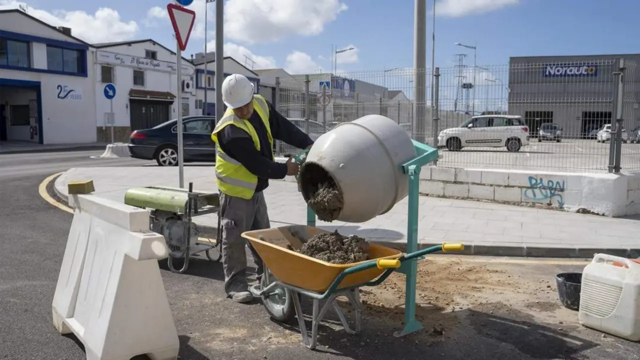 Siguen las obras en Fadricas. - 